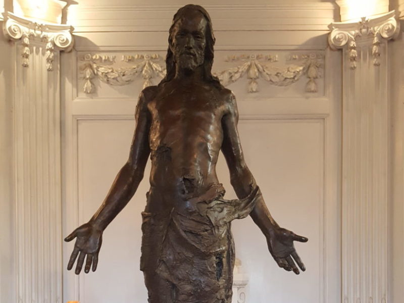 « Christ » de Christophe Charbonnel : nouvelle acquisition du parc de sculptures du Château des Pères « Christ » de Christophe Charbonnel : nouvelle acquisition du parc de sculptures du Château des Pères